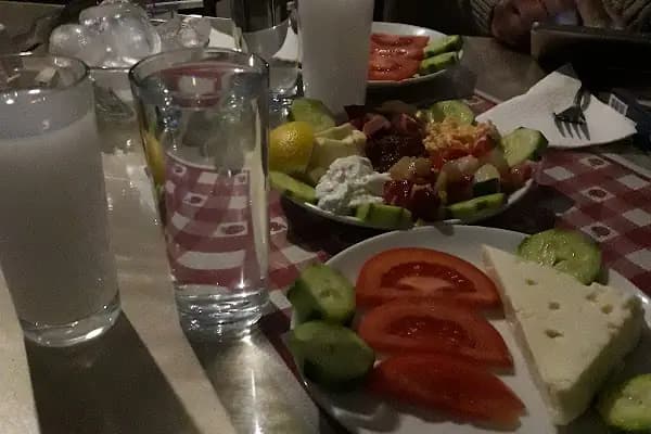 Beyaz Saray Restaurant - Restoran - Bursa İnegöl