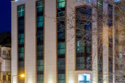 Dies Otel