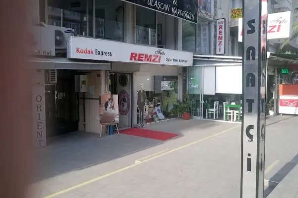 Foto Remzi Hatay - Fotoğraf Dükkanı - İzmir Konak
