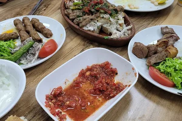 Köfteci Nevzat Usta - Restoran - Konya Karatay