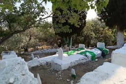 Emir Dede Mezarı