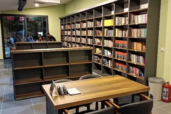 Ceyhan Belediyesi Yaşar Kemal Kadın ve Gençlik Yaşam Merkezi - Kahve dükkanı - Adana Karataş