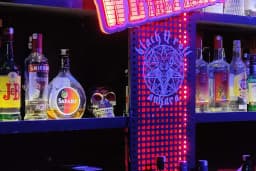Black Pub