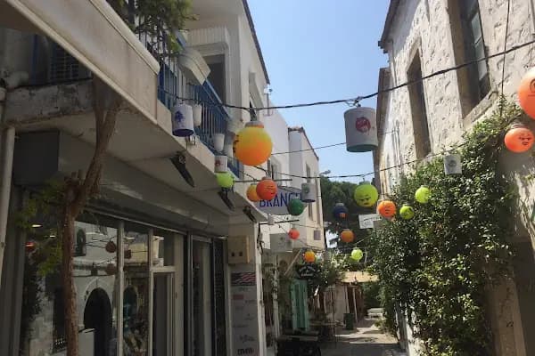 Branch By Can- Çeşme Şube 2 - Alışveriş merkezi - İzmir Çeşme