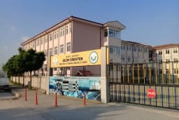 Selim Yürekten Mesleki ve Teknik Anadolu Lisesi