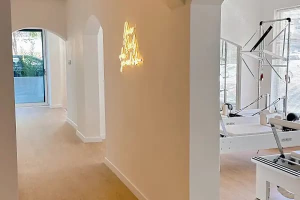 Aura Studio - Pilates Salonu - İzmir Buca