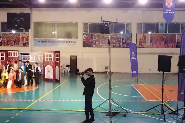 Yunus Emre Spor Kompleksi - Spor kompleksi - Bursa İnegöl