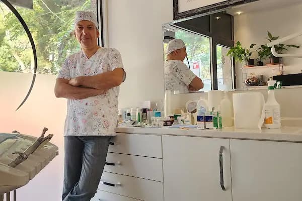 Dişhekimi Sabri Ovacık - İmplant Diş Uygulayıcı - Balıkesir Gömeç