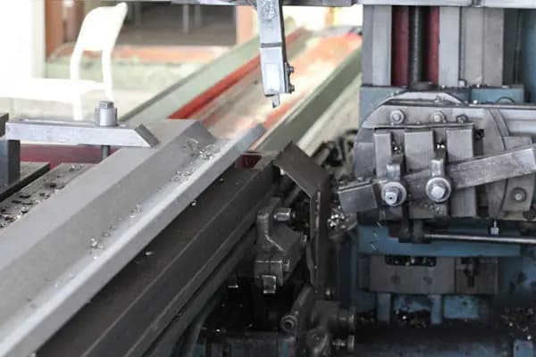 AHM MAKİNA REDÜKTÖRLÜ GİYOTİN MAKAS-ABKANT PRES-ABKANT PRES KALIPLARI - Makine İmalatı - Konya Akşehir