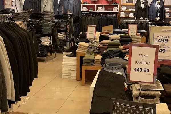 Süvari İstanbul 212 Outlet AVM Mağazası - Erkek Giyim Mağazası - İstanbul Bağcılar