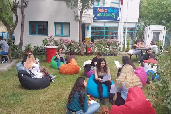 İzmir Büyükşehir Belediyesi Genç İzmir Balçova - Eğitim Merkezi - İzmir Balçova