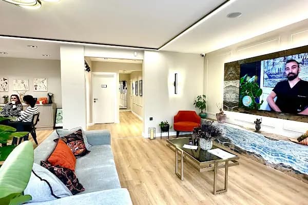 Op. Dr. Cem Berkay SINACI - Estetik Cerrahi Kliniği - İstanbul Kadıköy