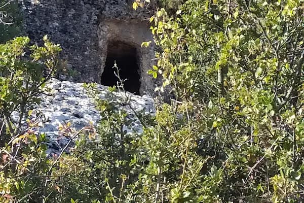 Armutlu Kaya Mezarı - Tarihi Yer - Antalya Elmalı