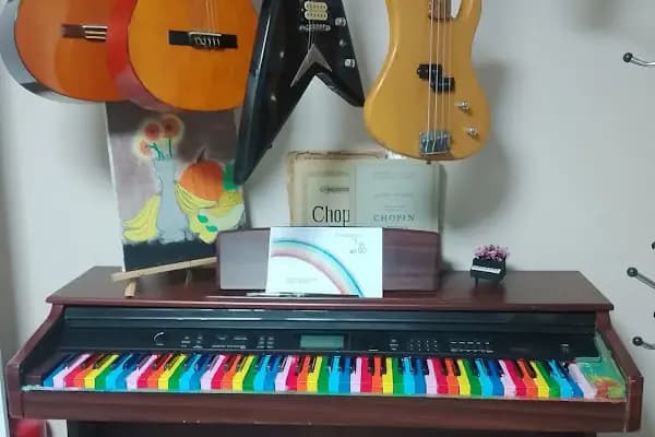 Güz Sanat Akademi Bornova - Eğitim Kurumu - İzmir Bayındır