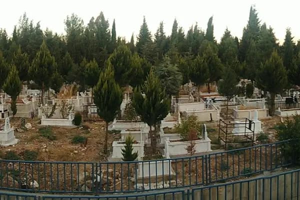 Kaynaklar Mezarlığı - Mezarlık - İzmir Çeşme