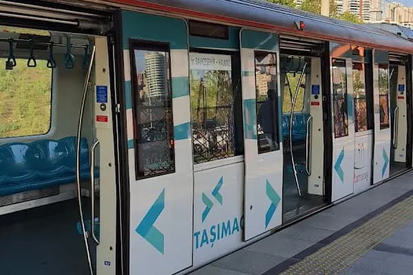 Bahçeşehir - Tren İstasyonu - İstanbul Bahçelievler