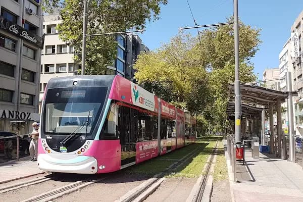 Çankaya - Gazi Bulvarı Tramvay Durağı - Ulaşım Hizmeti - İzmir Bergama
