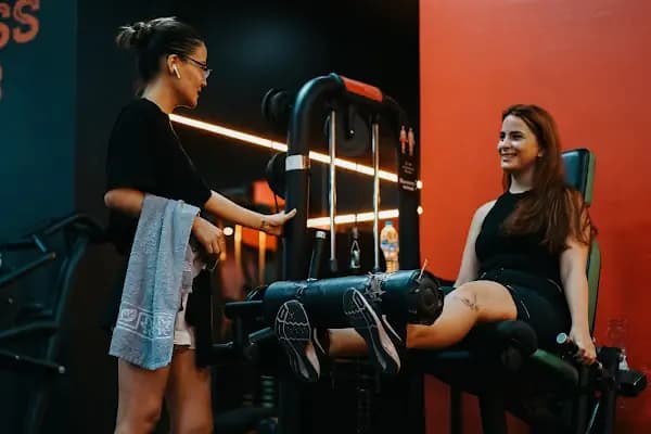 RUSH FİTNESS CLUB - Spor salonu - İzmir Bayraklı