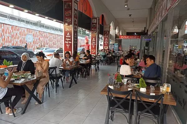ARSLAN ŞİMŞEK KÖFTECİSİ LÜTFİ USTA - Restoran - Antalya Aksu