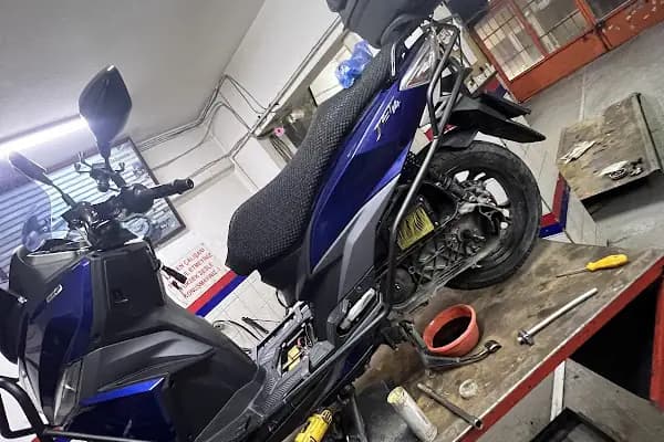 ÖzSalgın Motor R.ŞAKİR ÇOBAN - Motosiklet Tamir Dükkanı - İstanbul Üsküdar