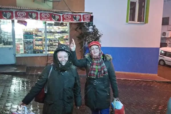 Güçlü Pasajı - Alışveriş merkezi - Balıkesir Altıeylül