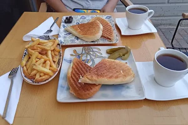 Seyyah Kafe Kırtasiye - Kahve dükkanı - Bursa İnegöl