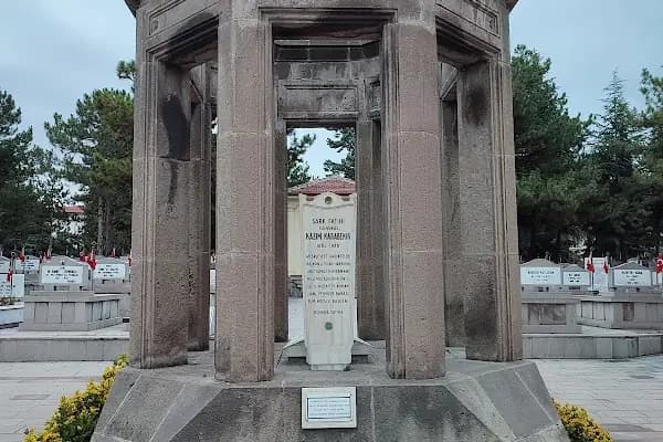 Kazım Karabekir Anıt Mezarı - Askeri Mezarlık - Ankara Sincan