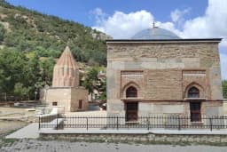 Seyyid Mahmut Türbesi