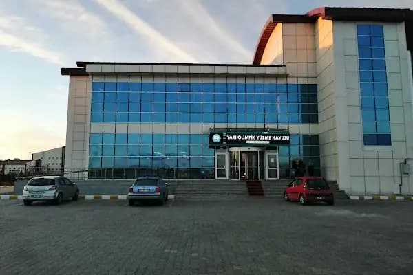 Kafkas Üniversitesi Yarı Olimpik Yüzme Havuzu - Spor salonu - Kars Kars Merkez