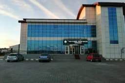 Kafkas Üniversitesi Yarı Olimpik Yüzme Havuzu