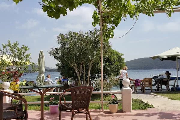 Nadir Çayevi - Kafe - İstanbul Adalar