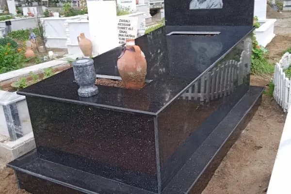 Akkaya Mermer Mezar Bergama Mermer İzmir Mezar Yapımı Aliağa Dikili Kınık Soma Çandarlı Ayvalık Menemen Mermer Mezar - Mermer İşleri Yüklenicisi - İzmir Bergama