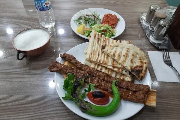 Menzil Döner Kebap Salonu - Restoran - Van Bahçesaray