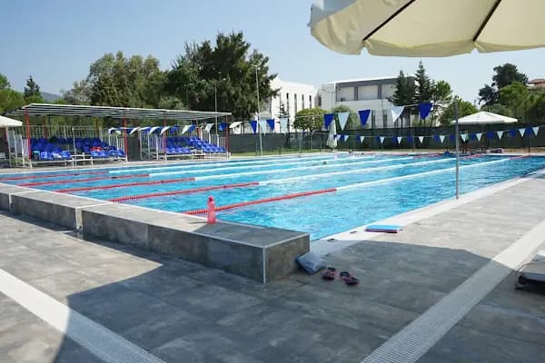 Ege Üniversitesi Yarı olimpik Açık Yüzme Havuzu - Yüzme havuzu - İzmir Konak