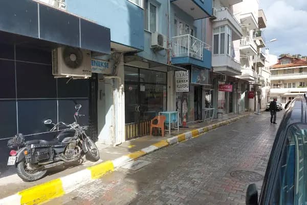 Uyar Erkek Kuaförü - Berber Dükkanı - İzmir Balçova
