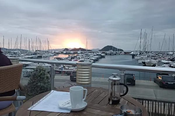 Kahve Dünyası - Turgutreis Marina - Kahve dükkanı - Muğla Bodrum