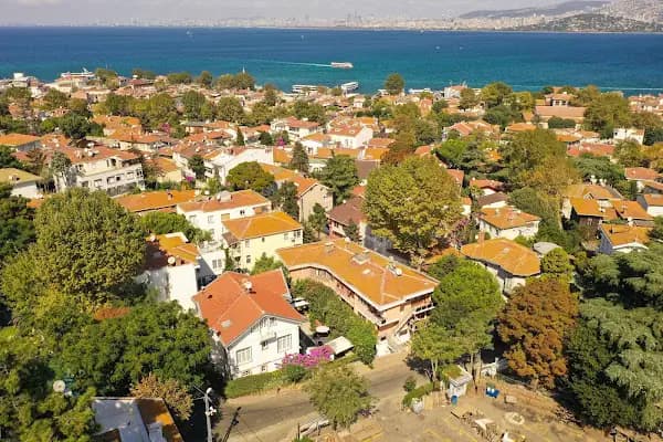 Büyükada - Feribot İskelesi - İstanbul Adalar