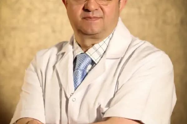 Doç. Dr. Levent Bayam İstanbul Ortopedi, Travmatoloji, Artroplasti ve Artroskopi - Ortopedi Cerrahı - İstanbul Beylikdüzü