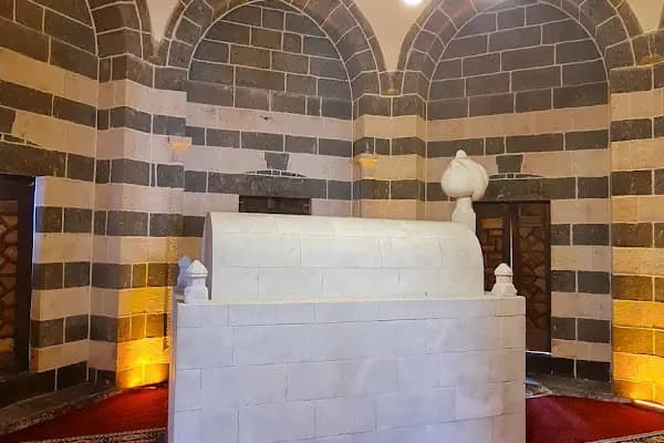 Özdemiroğlu Osman Paşa Türbesi - Kutsal Yer - Diyarbakır Sur
