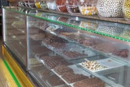 CHOCOLATE HOUSE