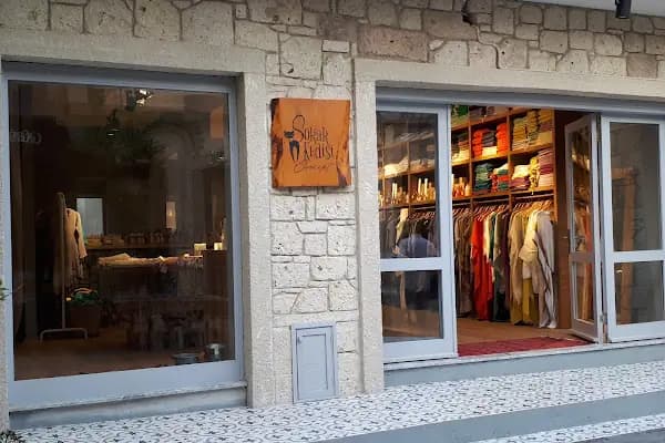 Sokak Kedisi Concept Denizli Buldan Malzemeleri Satış Yeri - Alışveriş merkezi - İzmir Çeşme