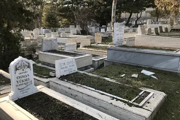 Osman Yüksel Serdengeçti Kabri - Mezarlık - Ankara Çankaya