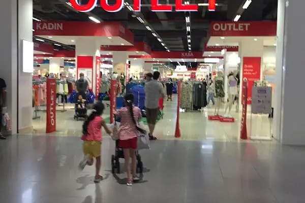 212 Outlet - Outlet Alışveriş Merkezi - İstanbul Bağcılar