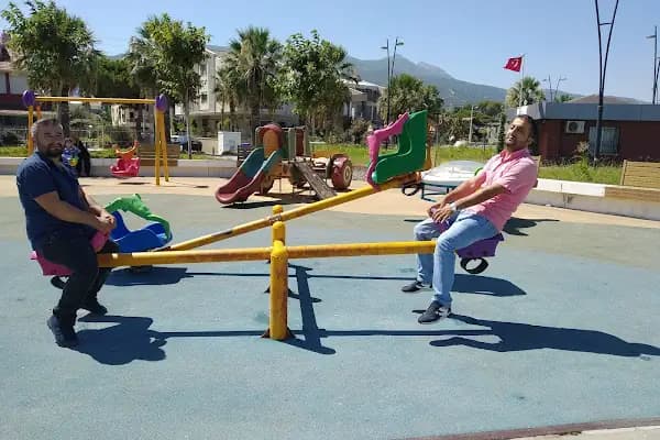 Şehit J. Er Ramazan Çakar Parkı - Park - İzmir Buca