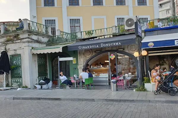 Girandola - Dondurma dükkanı - İstanbul Ataşehir