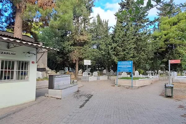 Tepe üstü mezarlığı - Mezarlık - İstanbul Küçükçekmece