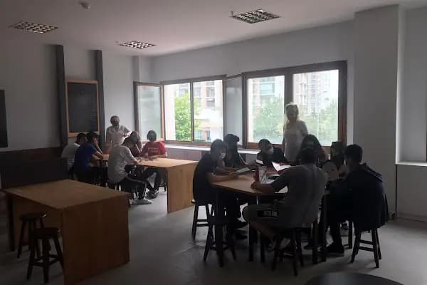 Hacı Bektaş Veli Anadolu Lisesi - Okul - İstanbul Küçükçekmece