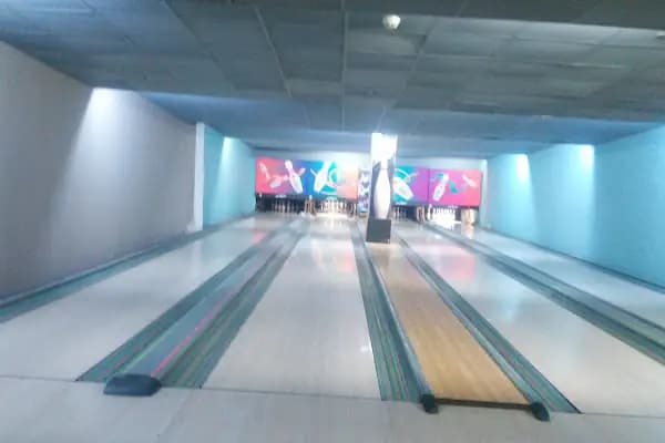 Royal Bowling &amp; Bilardo - Bovling salonu - İzmir Bornova