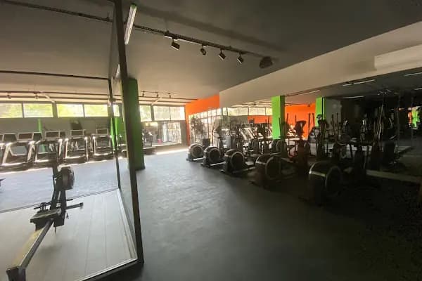 Stallion Gym &amp; Crossfit - Spor salonu - İzmir Balçova
