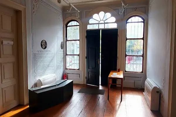 İstanbul Valiliği Büyükada Ödev Evi - İlgi Çekici Yer - İstanbul Eyüpsultan